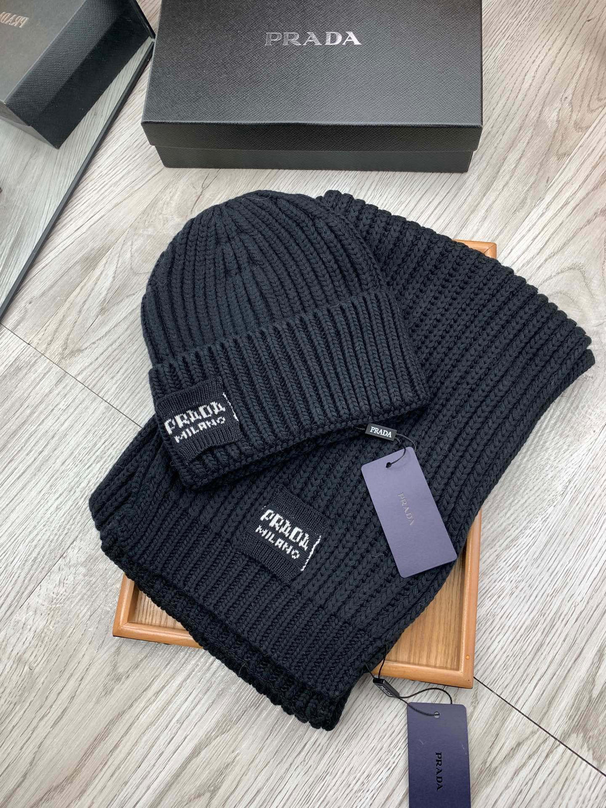 PRADA SET SCARF AND HAT IN BLACK WOOL AND RABBIT FUR 388994