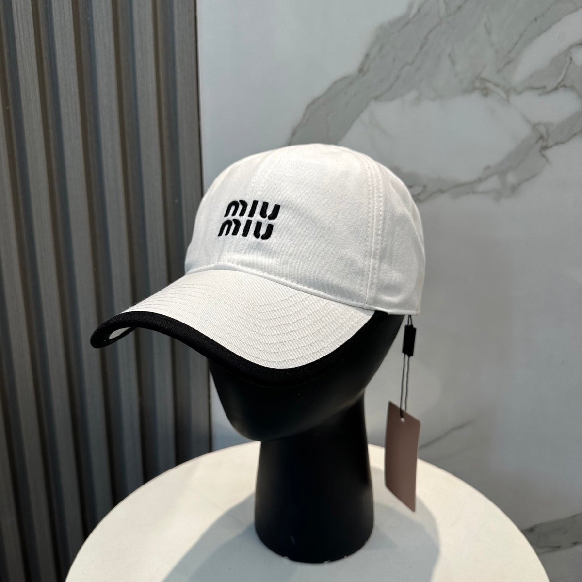 MIU MIU MM BASEBALL CAP IN WHITE AND BLACK FABRIC STYLE 1