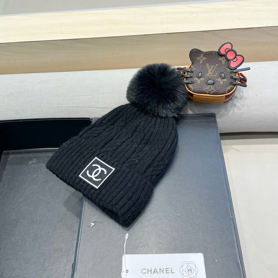 CHANEL BEANIE HAT IN BLACK WOOL 422174
