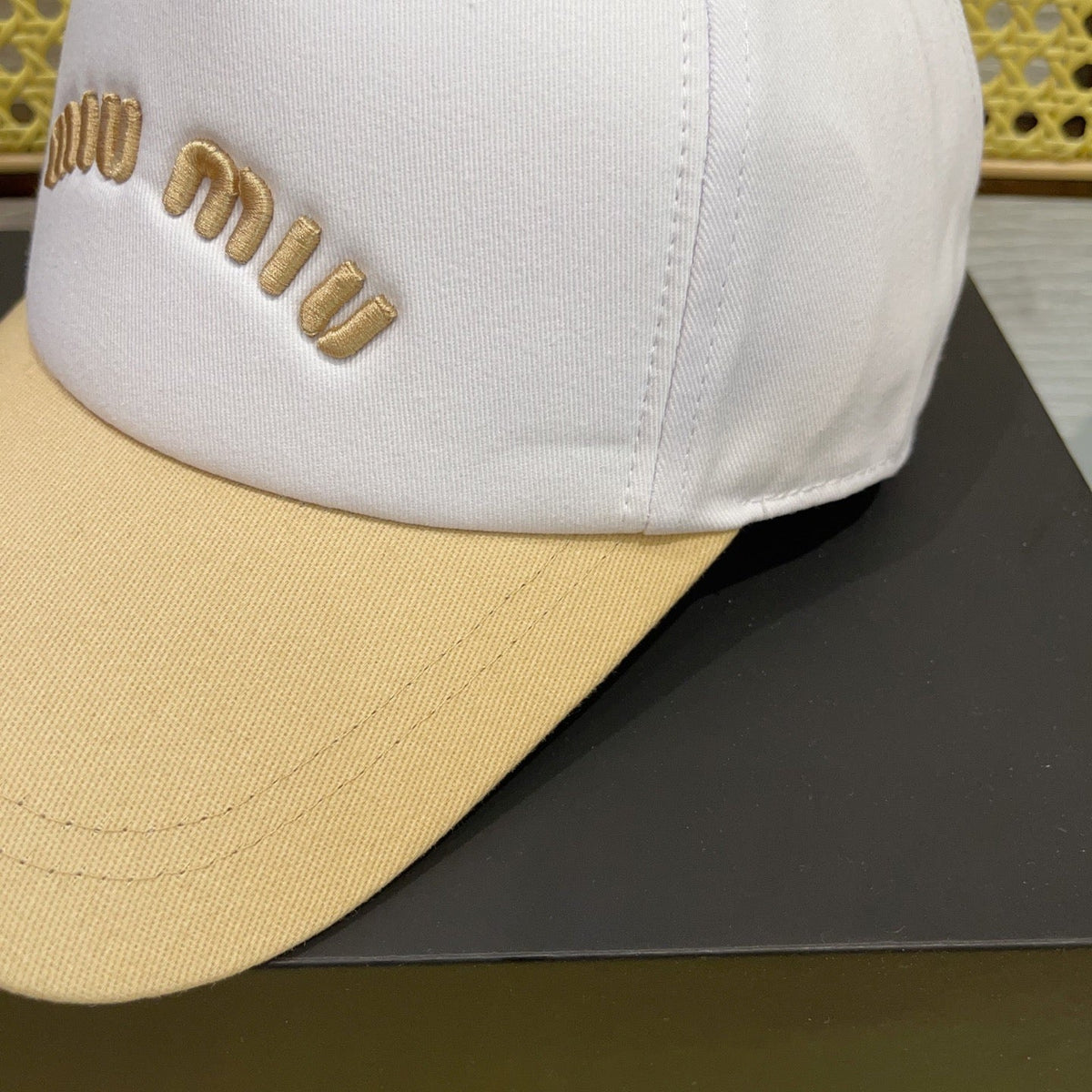 MIU MIU MM BASEBALL CAP IN WHITE MIX BEIGE FABRIC WITH LOGO EMBROIDERY